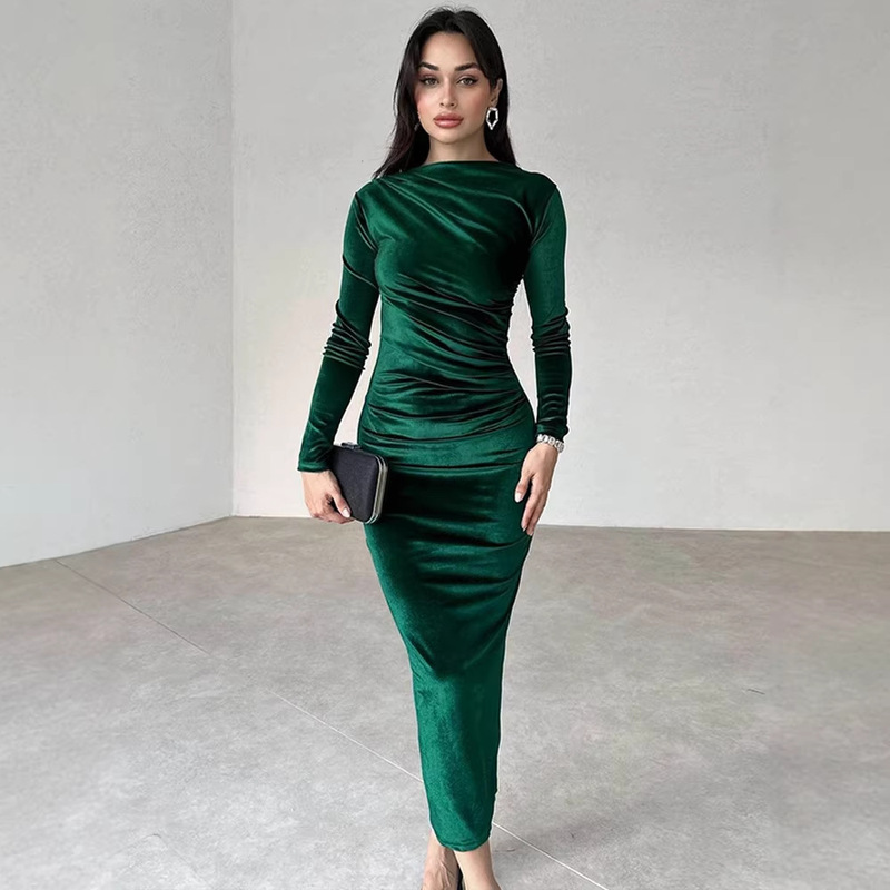 Velvet Cocktail Dress with Round Neck, Long Sleeves, Ruched Design, Slim Fit, and Bodycon Style