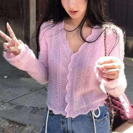 French resort-style hollowed-out V-neck lace knitted cardigan for women, gentle and unique short outerwear for spring and summer French resort-style hollowed-out V-neck lace knitted cardigan for women, gentle and unique short outerwear for spring and summer