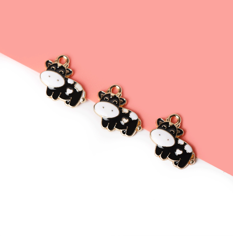 1 Piece Cute Cattle Alloy Enamel Plating Pendant Jewelry Accessories display picture 3