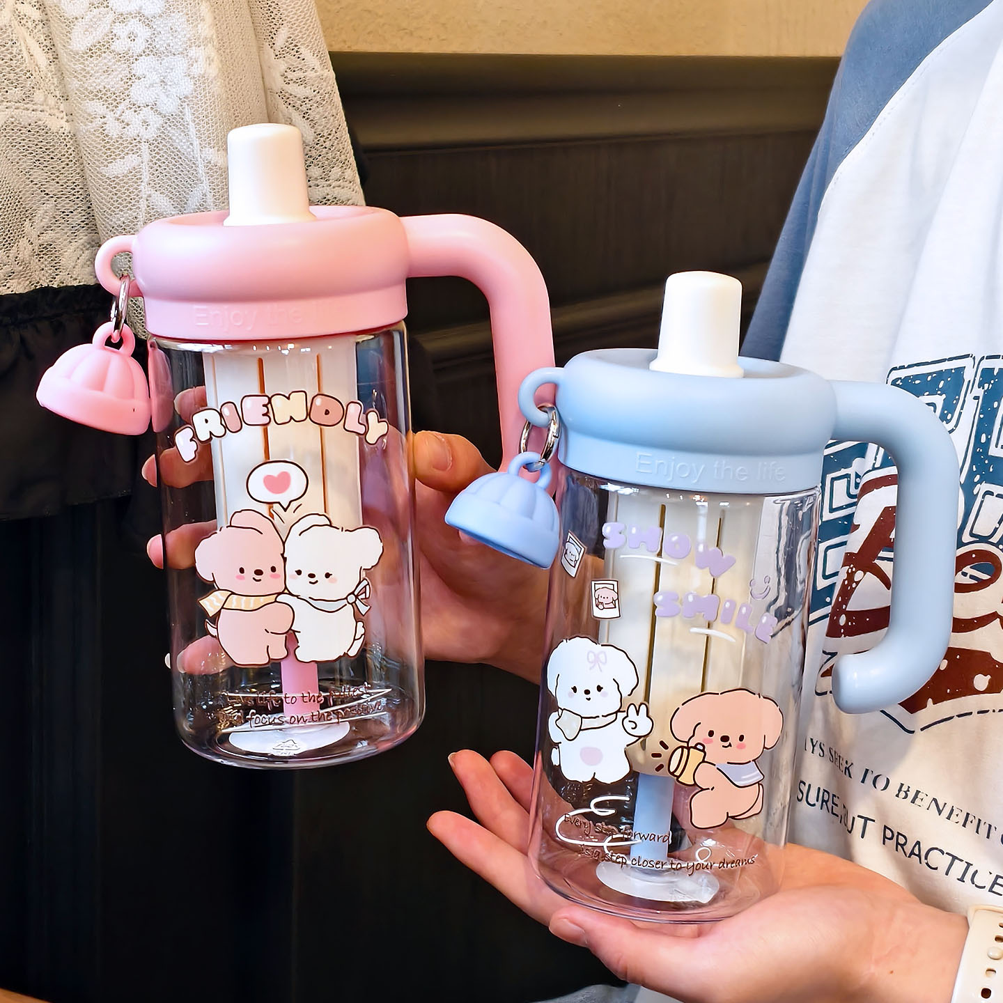 Taza de agua de oso para chicas de alto valor facial separación de té de agua de gran capacidad taza de hielo con mango taza de plástico PC lindo