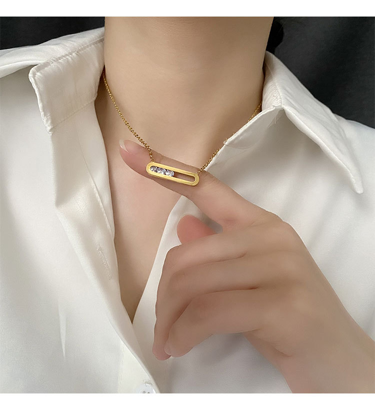 Fashion Oval Titanium Steel Inlay Zircon Necklace 1 Piece