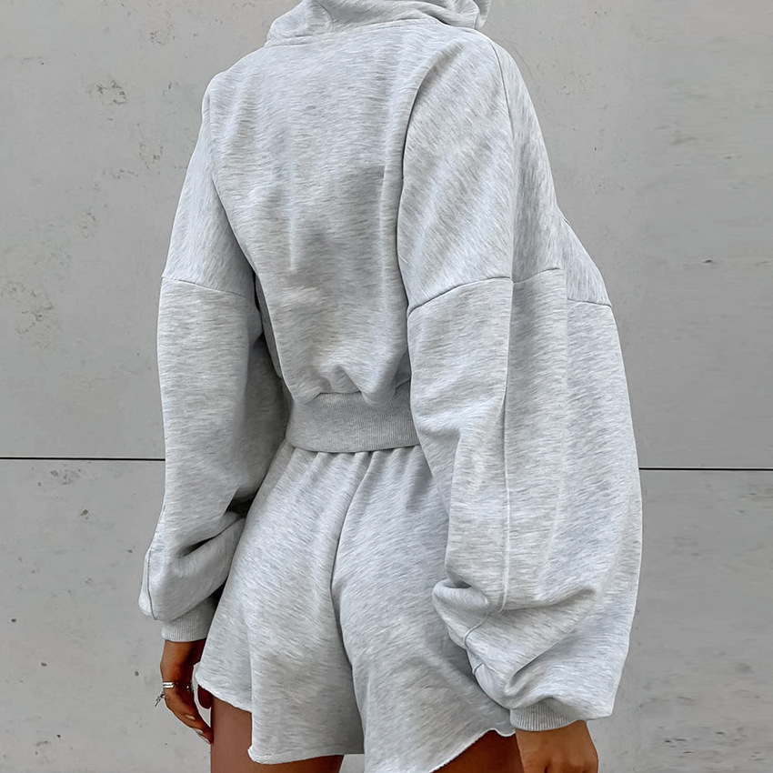 001 2024 Herfst Europese en Amerikaanse stijl Sweatshirt met capuchon en lange mouwen Losse shorts Tweedelige set Veelzijdige casual sport_voghion.com