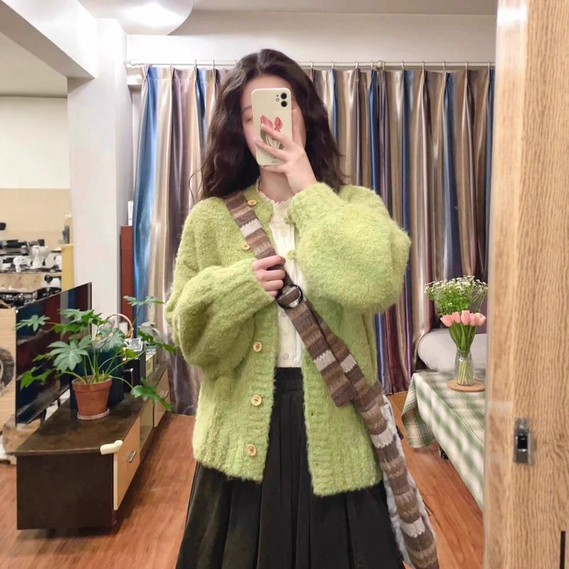 牛油果绿色毛衣外套女秋冬软糯宽松休闲外搭慵懒风针织开衫上衣潮|undefined