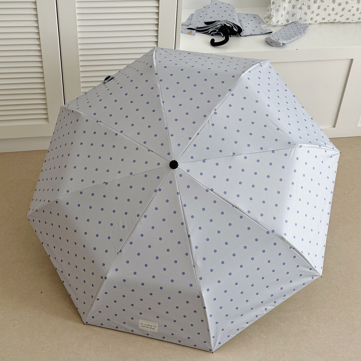 Opvouwbare paraplu met meisjesachtig patroon, hoogwaardige UV-bescherming, zwart gecoat zonnescherm, geschikt voor zowel regen als zon, draagbaar en_voghion.com