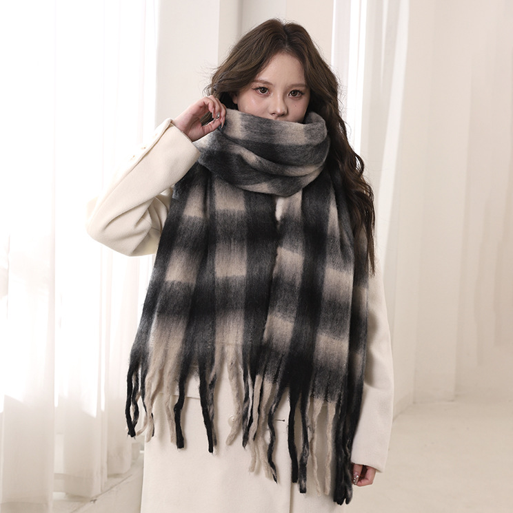 Écharpe épaisse en mohair automne-hiver 2024 avec atmosphère, chaleur haut de gamme, version coréenne polyvalente pour hommes et femmes_voghion.com