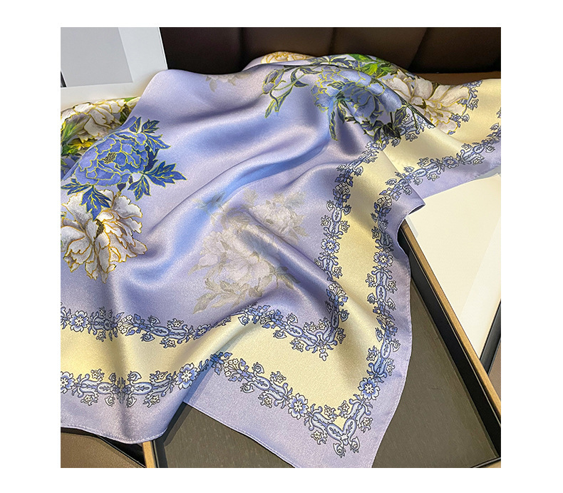 Women's Simple Style Commute Color Block Mulberry Silk Printing Silk Scarf display picture 3