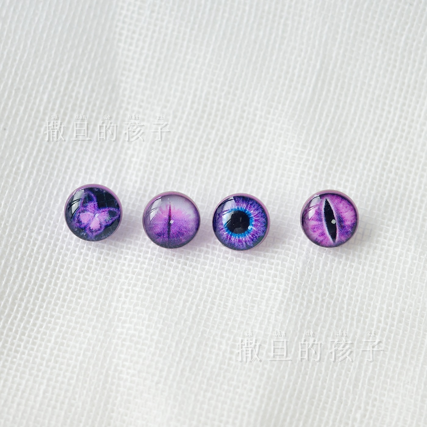 16G labret stud size and finish detail