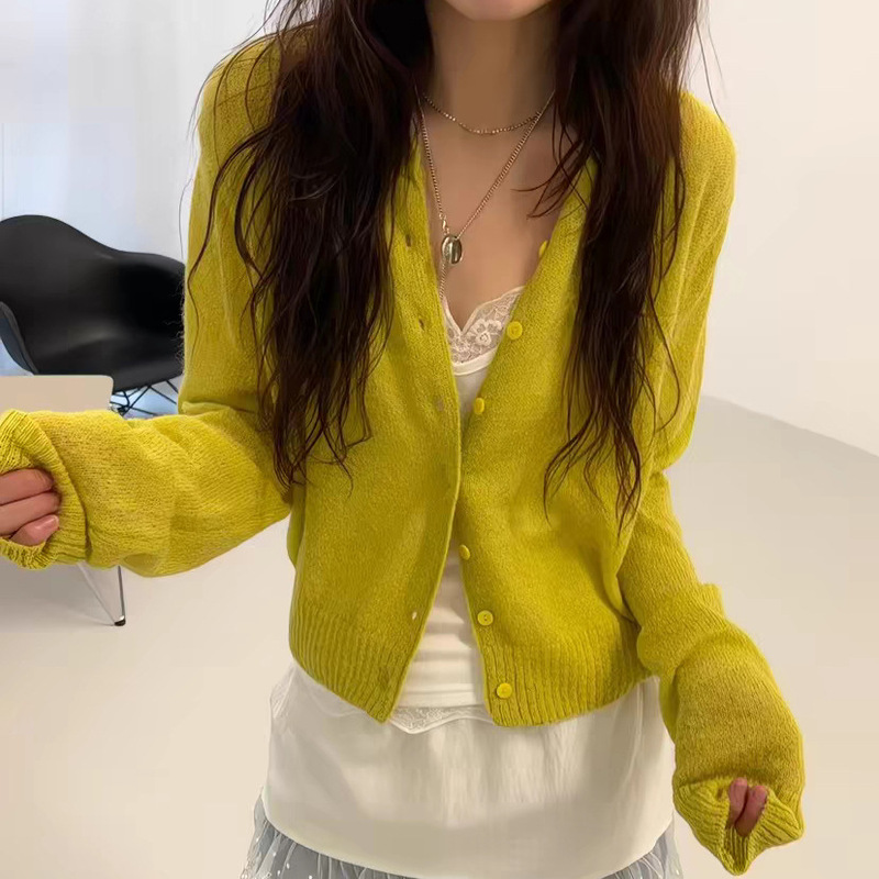 Fan Sun·Xh 2026 Spring New Korean Dongdaemun Solid Color Gentle Round Neck Candy Color Knitted Cardigan Top Fan Sun·Xh 2026 Spring New Korean Dongdaemun Solid Color Gentle Round Neck Candy Color Knitted Cardigan Top