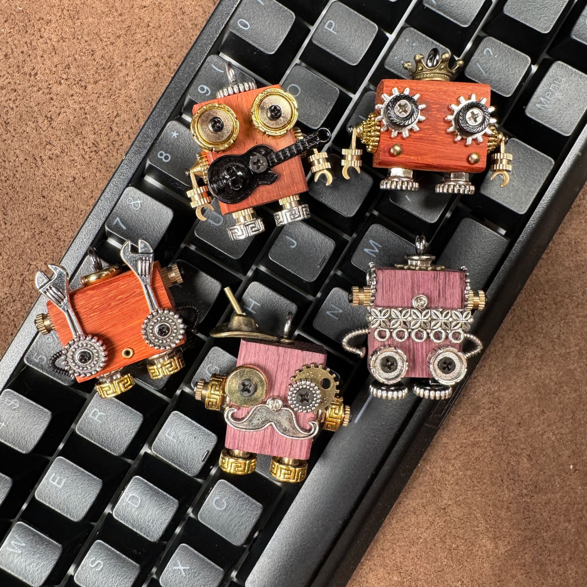 Punk Robot Necklace Pendant Wooden Keychain for Men and Women Mobile Phone Chain Pendant Handmade Original