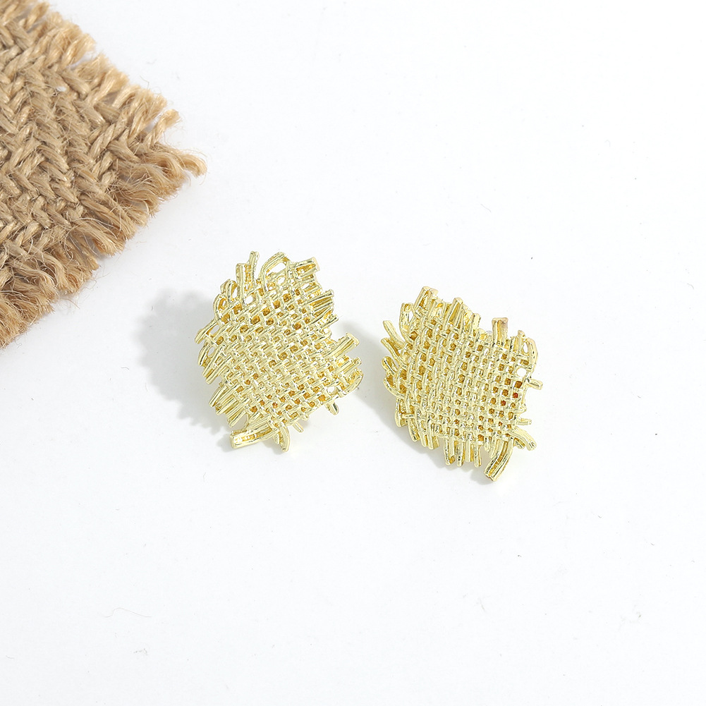 New Retro Irregular Earrings display picture 5