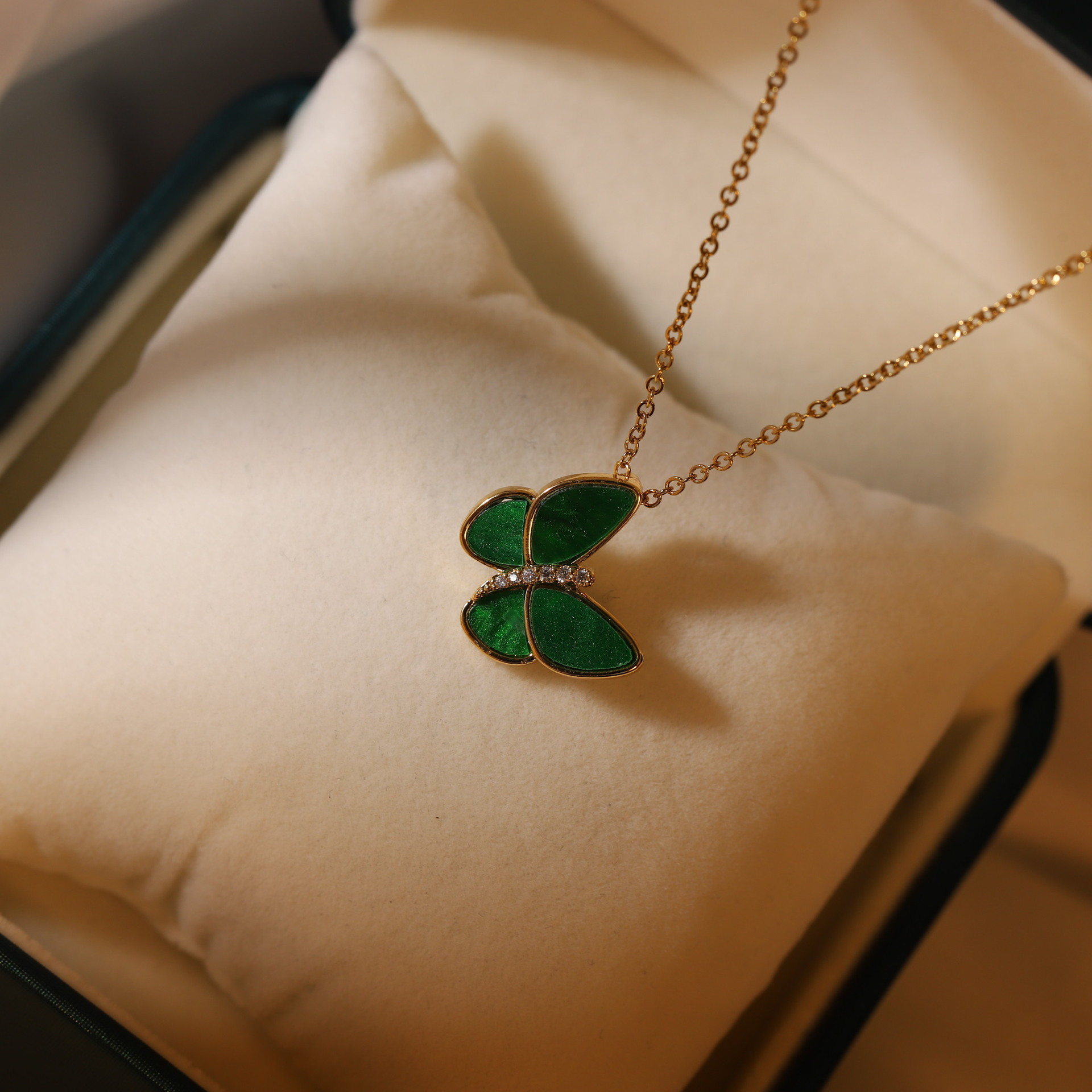 Fashion Butterfly Titanium Steel Inlay Zircon Pendant Necklace 1 Piece