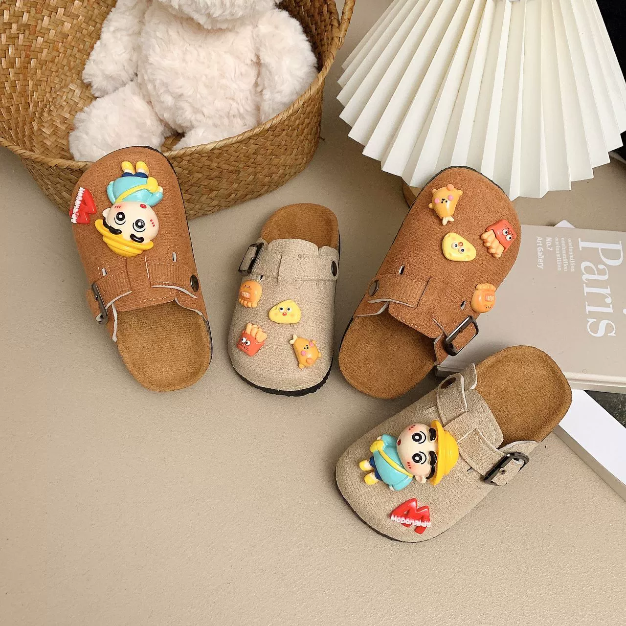 Детские трехмерные новые ботинки Baotou Birken 2025 дикий ленивый человек один педаль, удобный пол-тапочек