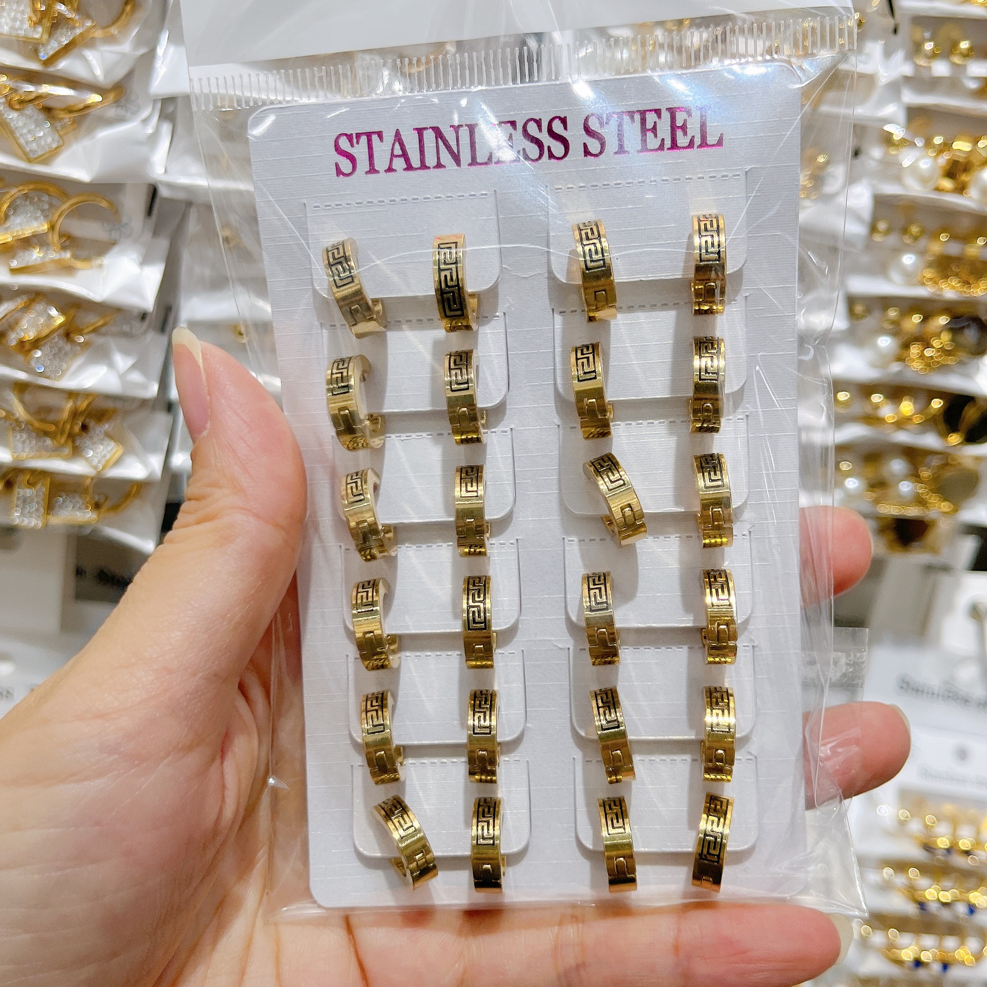 Cross-Border Earrings Stainless Steel Ear Buckle European and American Brushed Roman Numerals Great Wall Pattern Men's and Women's Earrings High-End and Versatile