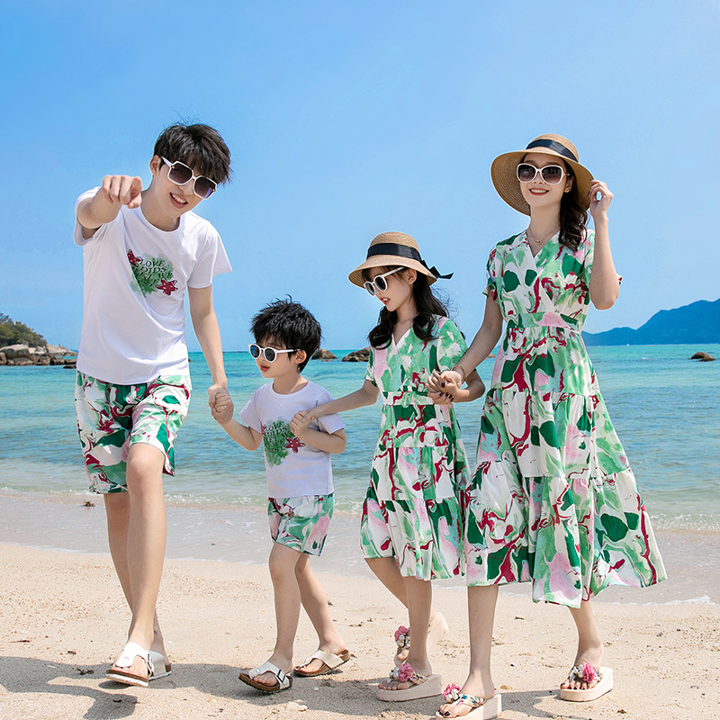 Nueva ropa de padre-hijo verano playa viajes playa vacaciones madre-hija madre-hijo estilo occidental una familia de tres y cuatro vestido de fábrica