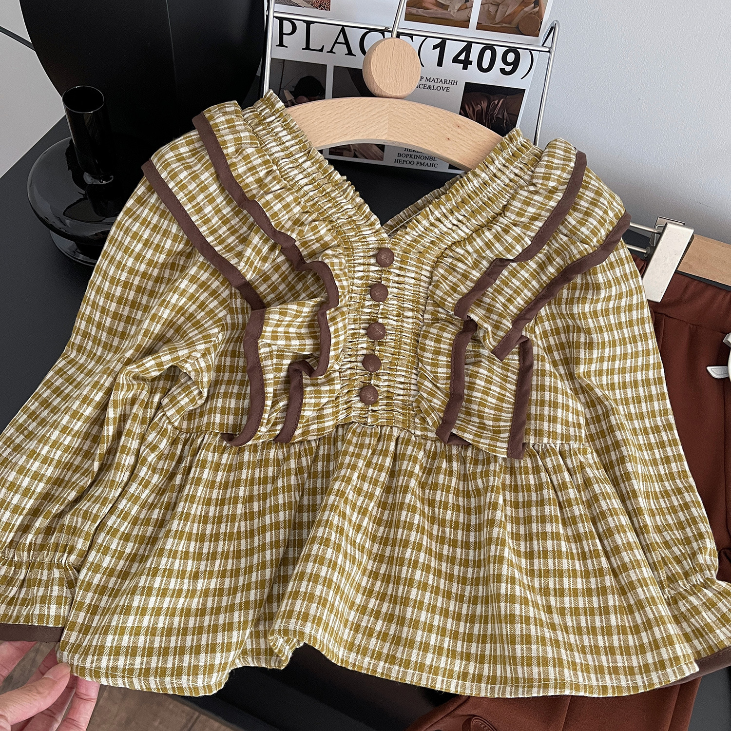 2023 Herbst Neue Karierte Top Horn Hosen Koreanische Ausgabe Mädchen Dünne Vielseitige Set 23312_voghion.com