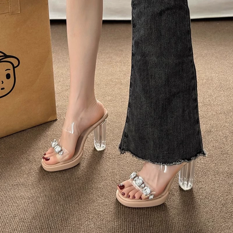 Женские летние босоножки 2025 года, новый французский стиль, на толстом каблуке, с прозрачными кристаллами и стразами, женские шлепанцы, женская обувь на высоком каблуке