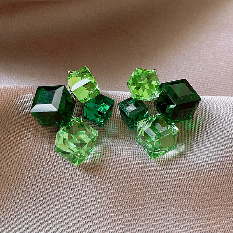 Temperamento de pendientes verdes pendientes ligeros lujosos de alto nivel sensación de pendientes zircon flores joyas geométricas al por mayor fábrica