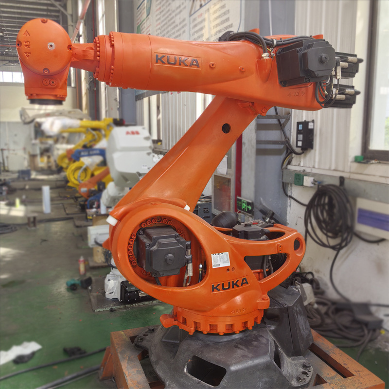 Used KUKA KUKA robot load 180KG handling palletizing grinding KR180 R2900 mechanical arm