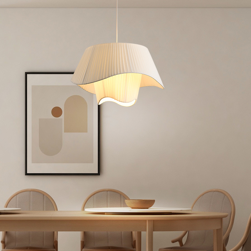 Araña de estilo francés nórdico ins diseño salón dormitorio principal lámparas retro B & B restaurante crema estilo tela moderna simple
