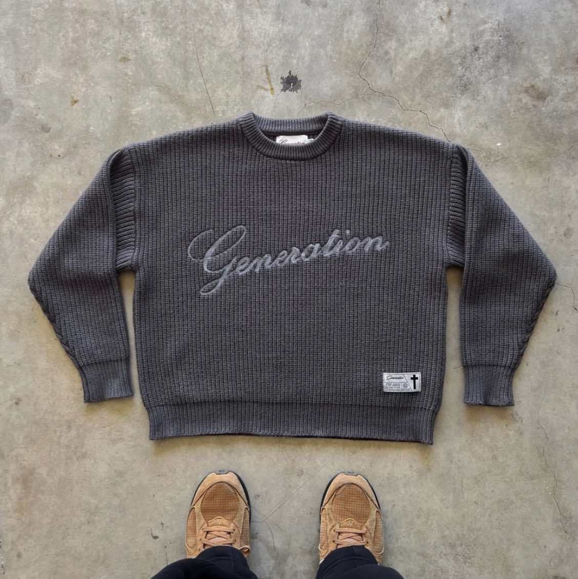 Europa y los Estados Unidos transfronterizos otoño y invierno japoneses tendencia retro camisa de punto de cuello redondo hombre suéter de letras de contraste de color al por mayor