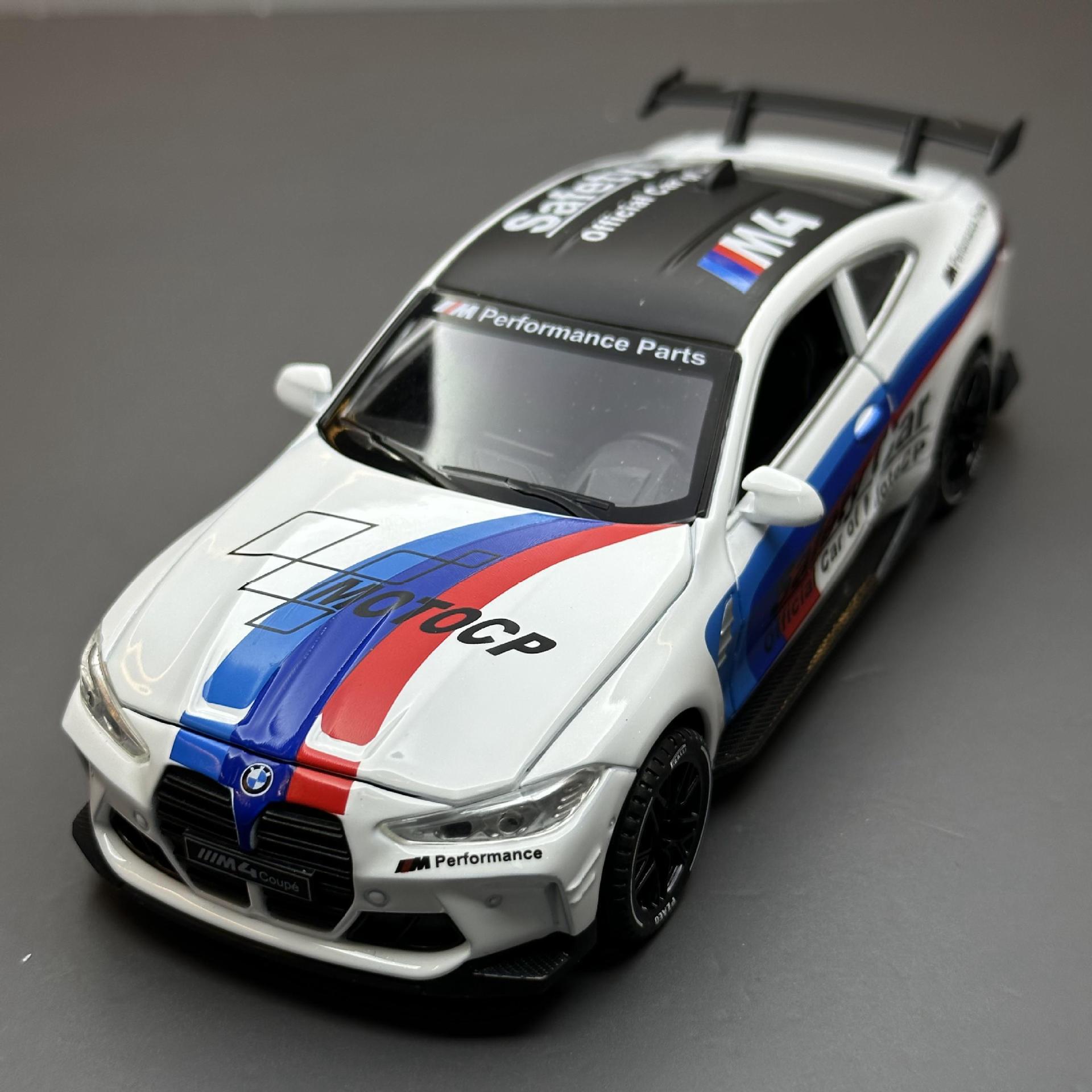 Xinao aleación coche modelo 1:32 baoma M4 coche deportivo pista Versión 4 Puerta Abierta sonido y luz Tire hacia atrás modelo de coche de juguete adornos