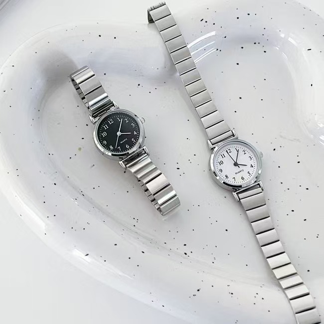 Cross-border Hot Sale New Style silver Elegant Bamboo Chain Watch Women High School Students Simple Fashion Light Luxury Small Dial