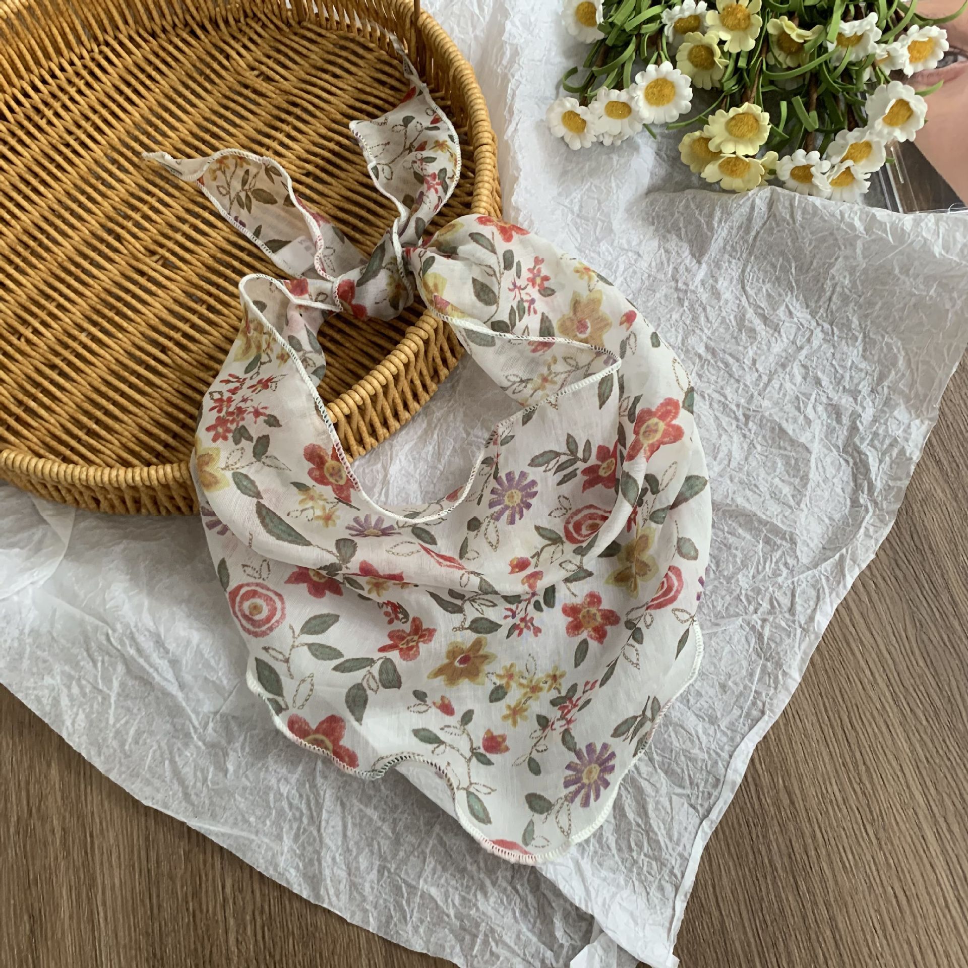 Bufanda triangular babero femenino verano todo fósforo simple pequeña bufanda de seda coreana pañuelo floral verano femenino diadema estilo pastoral