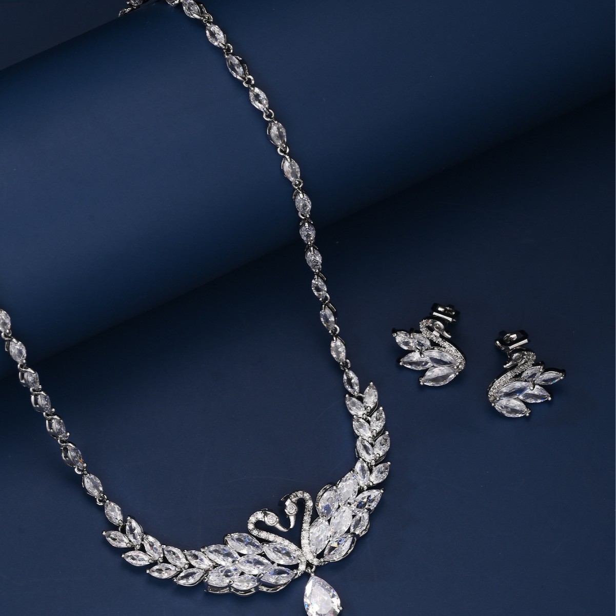 2023新型韓国版ジルコン白鳥花嫁ネックレスイヤリングセットウェディングドレスアクセサリーイヤリングセット