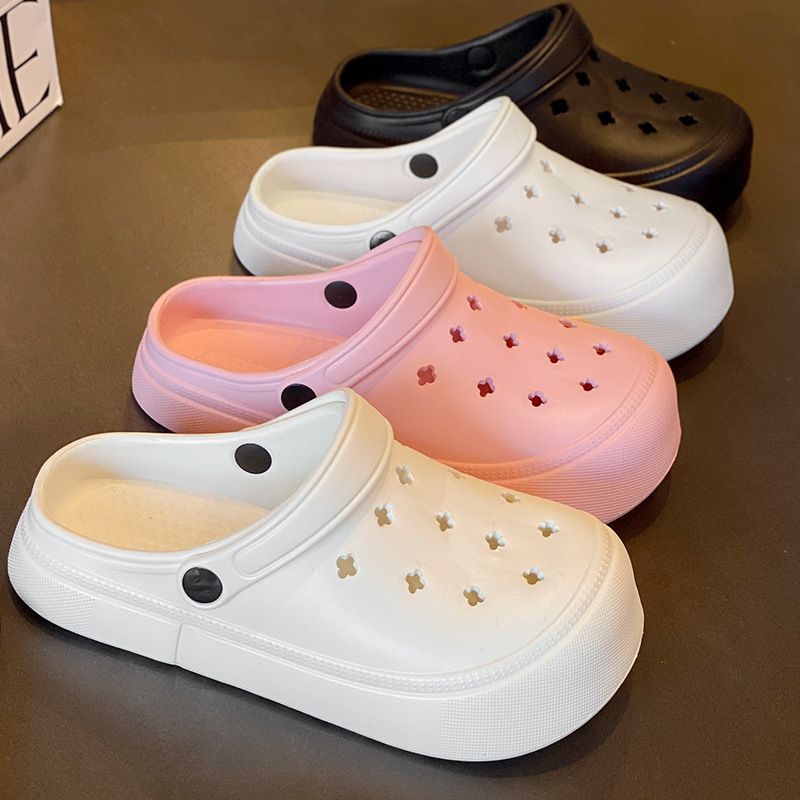 Multicolor Clover-Shaped Hollow-Out Clogs with Thick Soles, Super Soft Eva Non-Slip Slippers for Men and Women, Suitable for Home and Outdoor Use, Versatile Sandals Multicolor Clover-Shaped Hollow-Out Clogs with Thick Soles, Super Soft Eva Non-Slip Slippers for Men and Women, Suitable for Home and Outdoor Use, Versatile Sandals