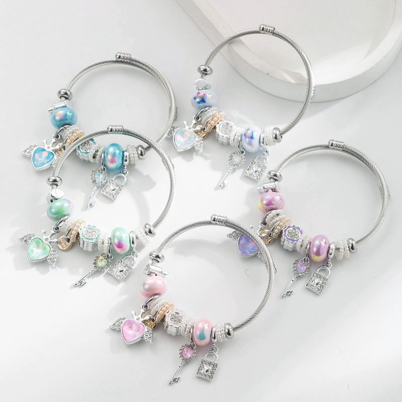Fashionable Panjia Stainless Steel Silver Bracelet with Simple Heart Key Lock Alloy Pendant Adjustable Bracelet for Women Fashionable Panjia Stainless Steel Silver Bracelet with Simple Heart Key Lock Alloy Pendant Adjustable Bracelet for Women