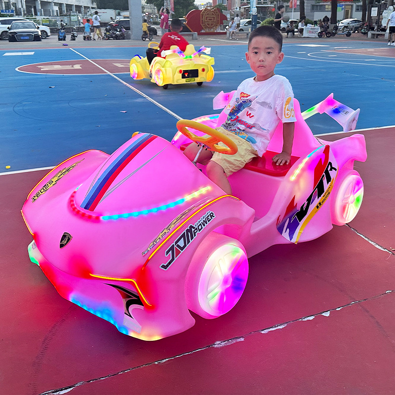 2025 nuevo coche de entretenimiento luminoso eléctrico para niños doble puesto cuadrado parque código de escaneo coche de choque de batería Shuanglu