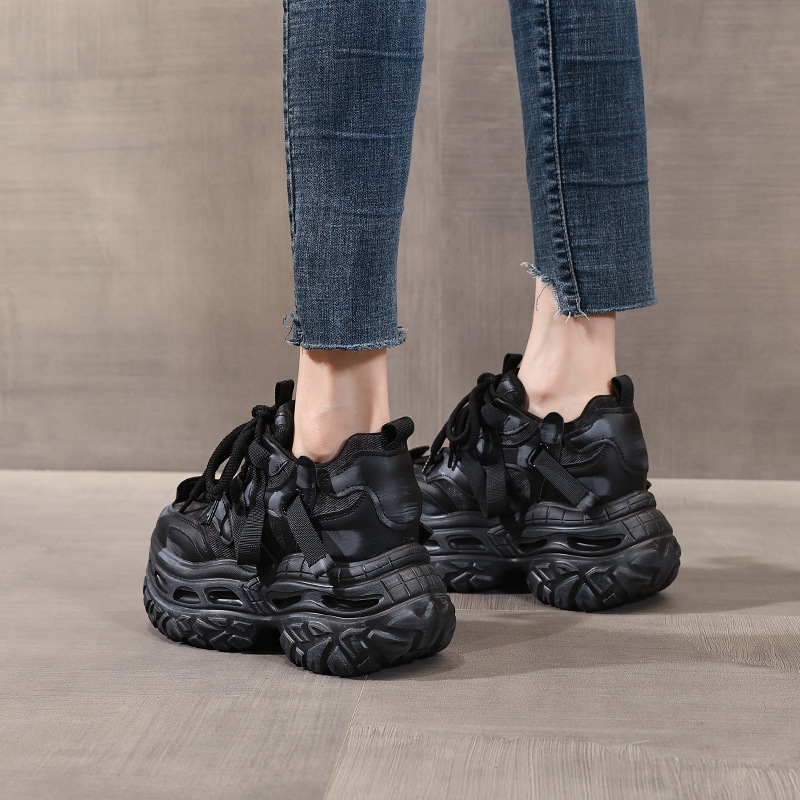 Giày sneaker nữ chunky đế dày nâng chiều cao phong cách Hàn Quốc — màu đen