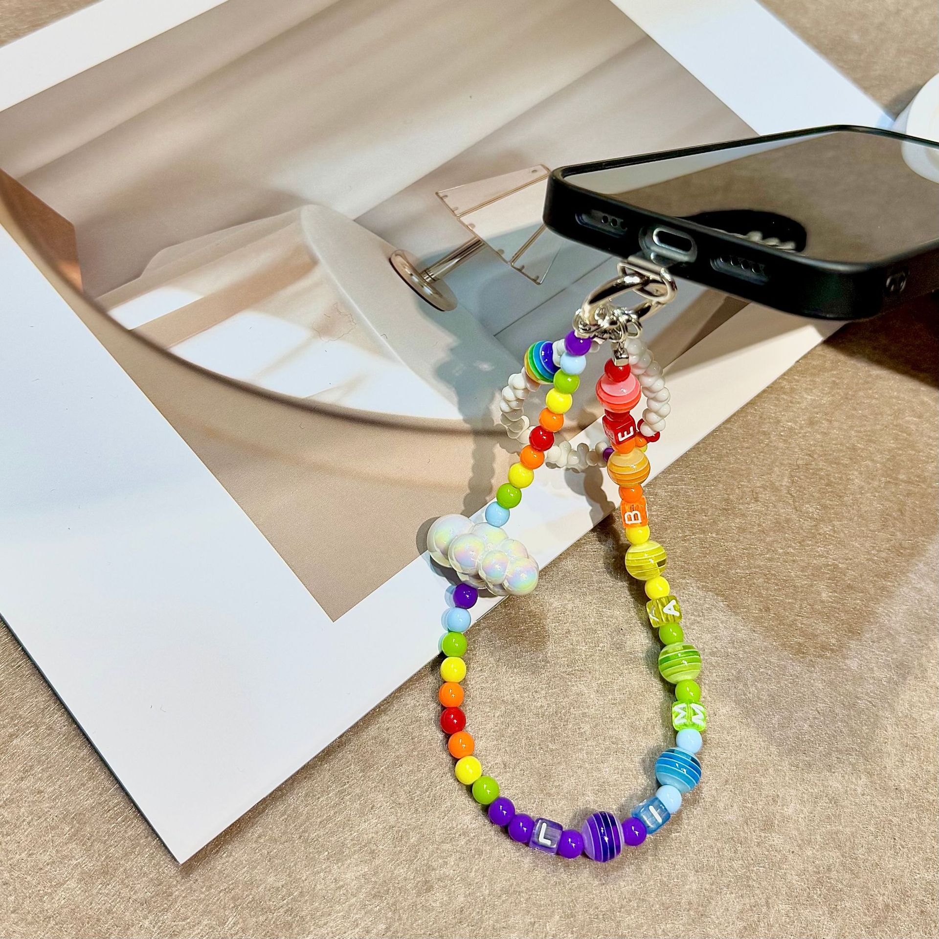 Marca de moda original Rainbow Cadena de teléfono móvil Cadena de teléfono móvil Caja de teléfono móvil Cordón de bolso Colgante de muñeca Estilo ins