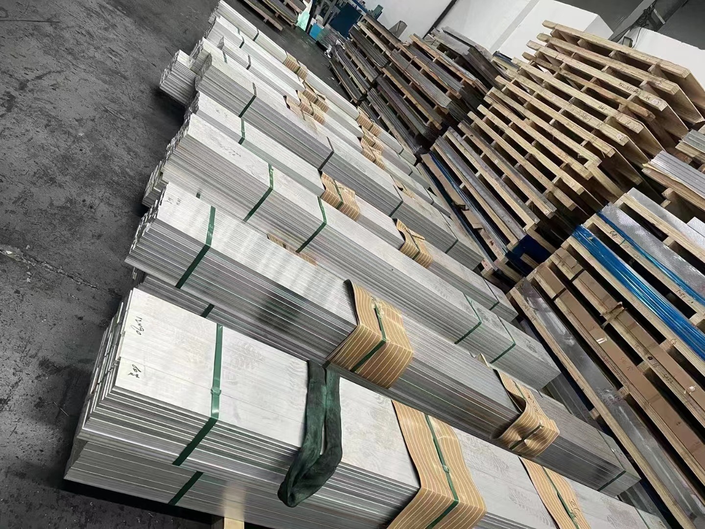 正方形铝条 6063铝扁条 角铝 U型铝 25*2/3/5铝条厂家批发价格