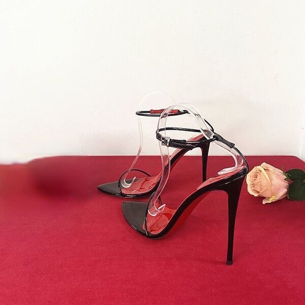 Minimalistic sandals stiletto heels