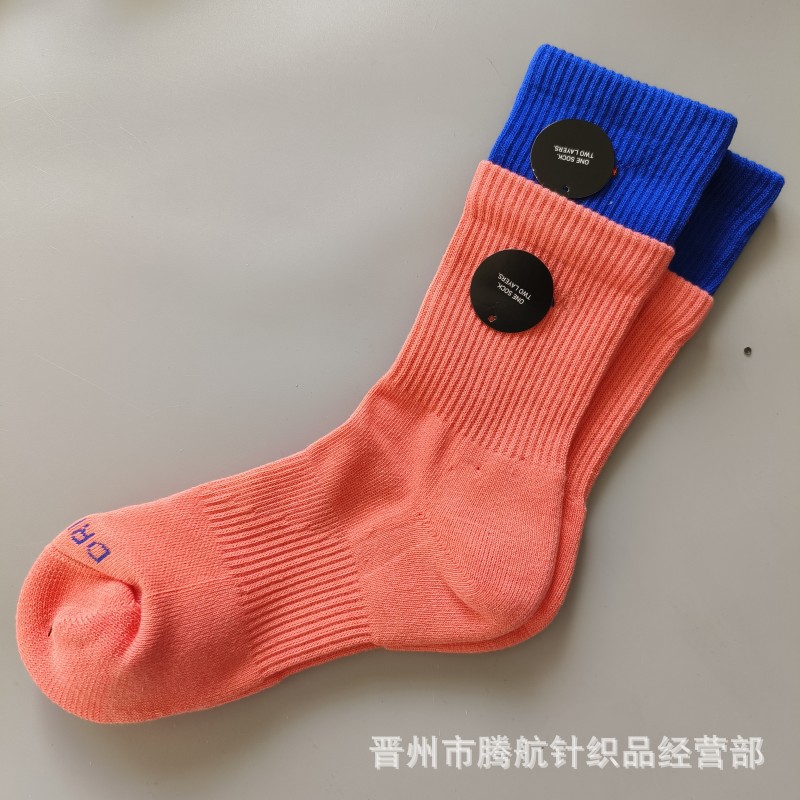 蘇万ナイキの靴下のカラーの二重は男女の中で長い筒のタオルの底のスポーツの靴下をつなぎ合わせてバスケットボールの靴下を走ります。