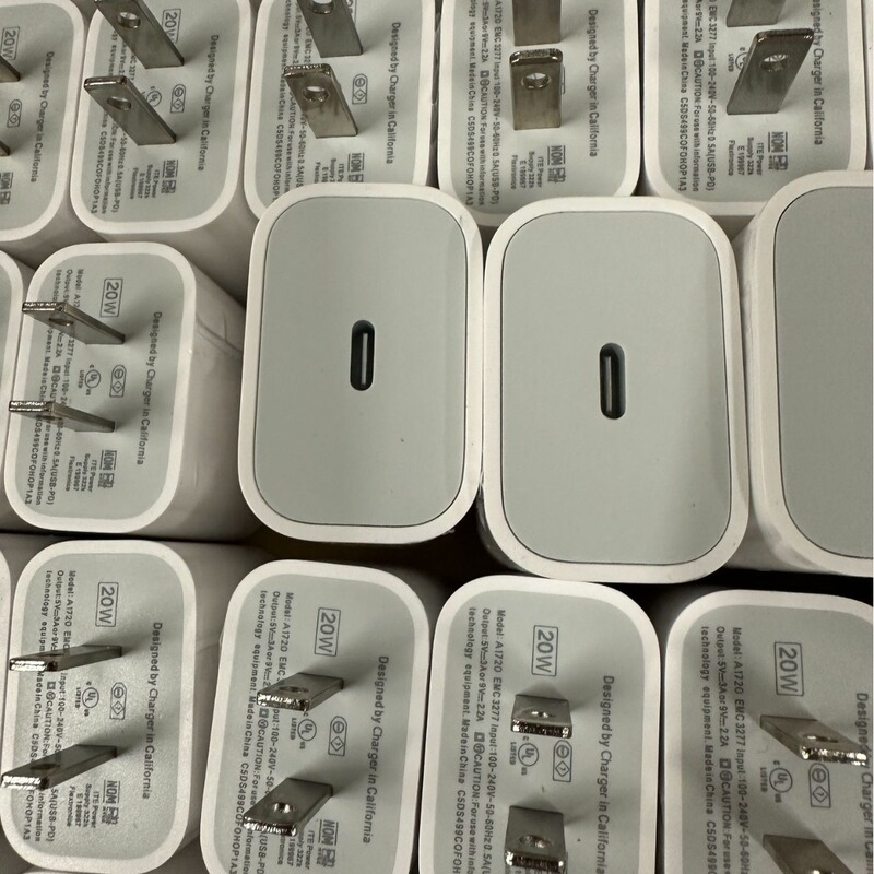 American Standard certified FCC/CE applicable to Apple iPhone14/15 charging cable PD30W woven fast charging cable PD20W