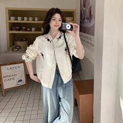 実拍独特の綺麗な白い野球服の女性春秋2025超火綺麗な新中国風ジャケットショートコート