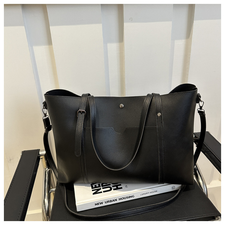 Retro texture commuting solid color simple 2024 autumn new large-capacity single-shoulder bag with a relaxed underarm tote bag undefined