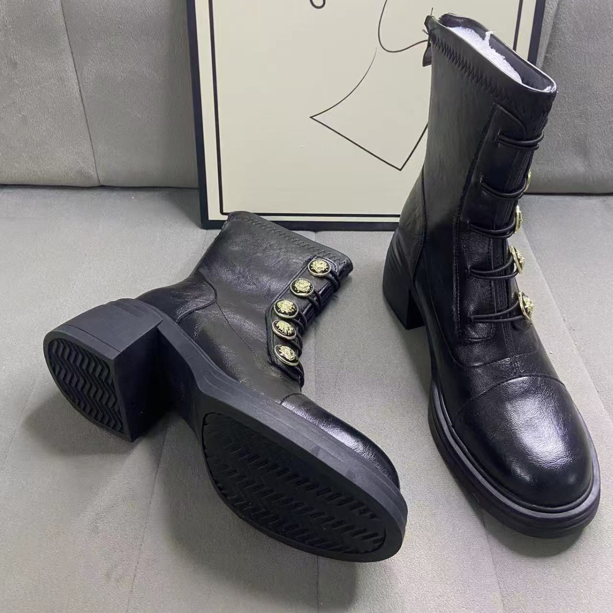 2025 Thick-Soled Martin Boots for Women, High-Heeled, Versatile, with Badge, Metal Buckle, Back Zipper, Stretchy Slim Boots, Trendy, Non-Slip