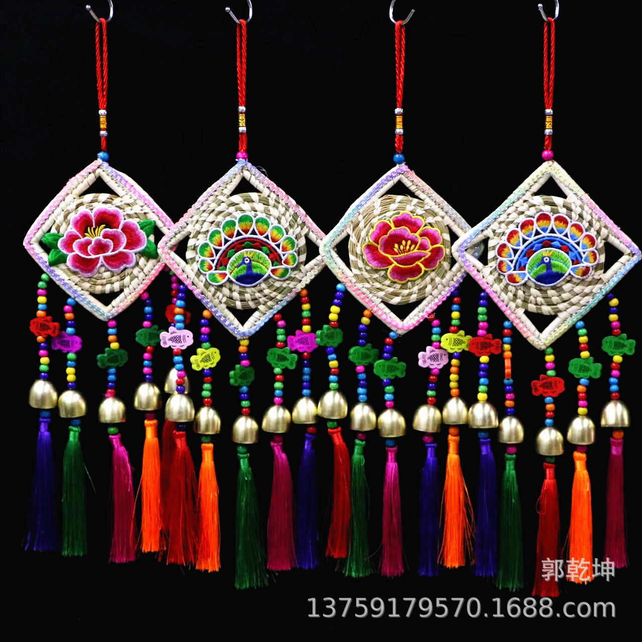 Straw woven ethnic pendant drop-shaped with tassels