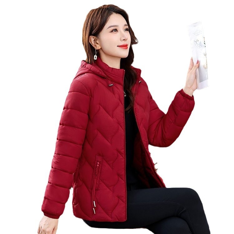 Capa de algodón de pluma para mujeres corto 2024 nuevo invierno grueso chaqueta de algodón pequeño abrigo coreano suelto grueso abrigo de algodón cálido