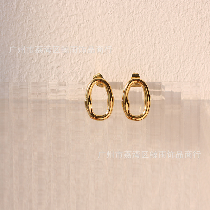 Korean Irregular Sonic Titanium Steel Plated 18k Gold Earrings Wholesale Nihaojewelry display picture 2