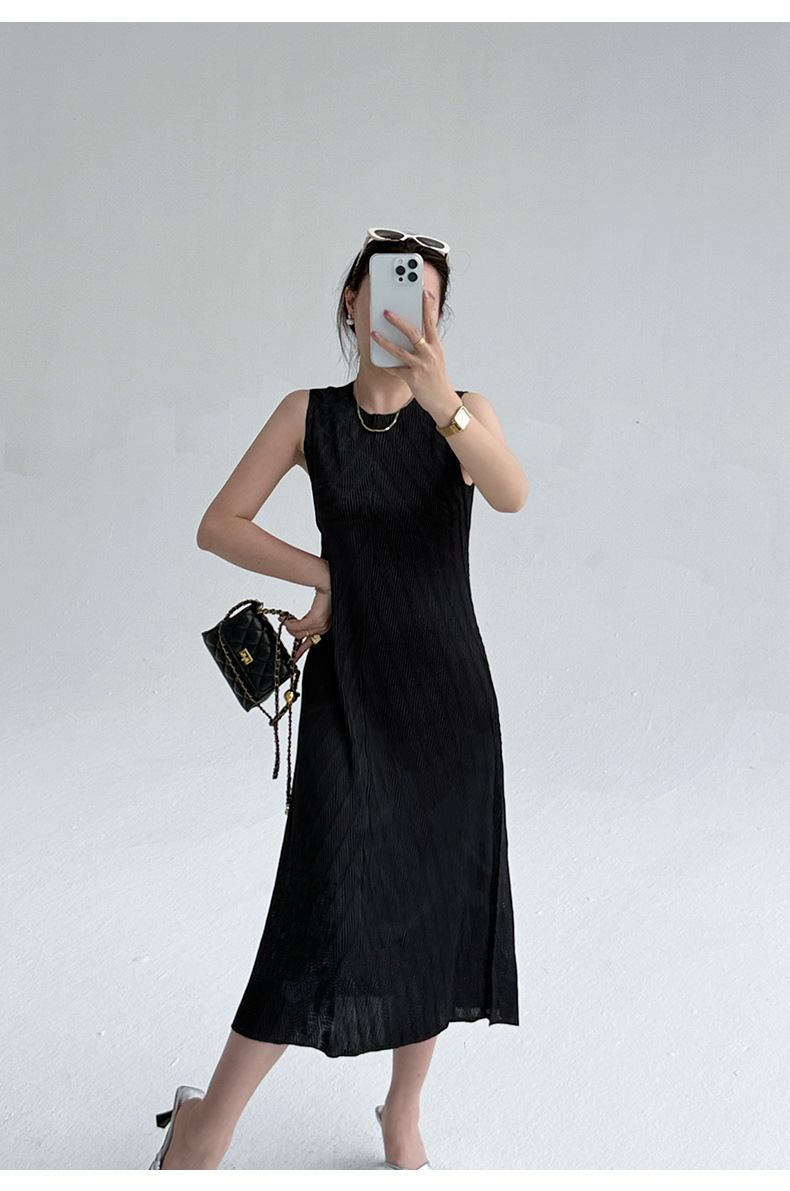 Đầm maxi nữ không tay cổ tròn chất liệu nhăn phong cách hiện đại — màu đen chi tiết 18