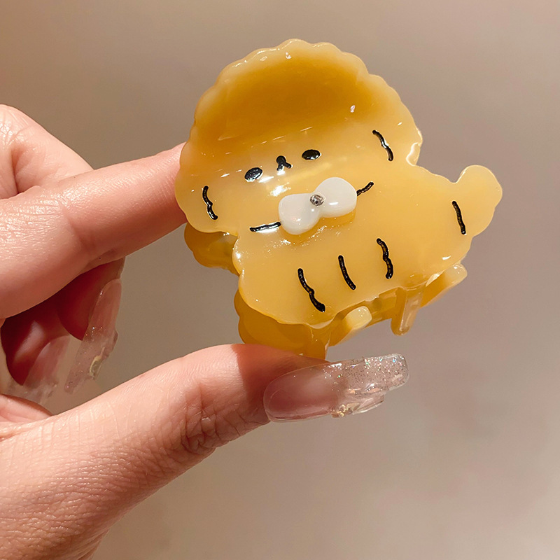 Carpeta de agarre de palabra redonda de color café, clip de tiburón de pelo de disco de alta gama retro, personalidad simple y de moda, nueva horquilla, accesorios para el cabello