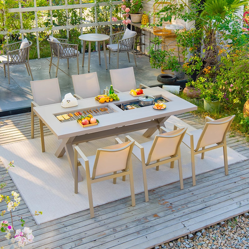 Mesa y silla de patio al aire libre, madera plástica, casa nórdica, patio al aire libre, jardín al aire libre, balcón, combinación de terraza de ocio