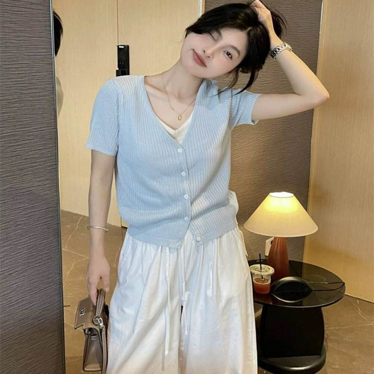 Korean Style Age-Reducing Blue V-Neck Niche Fake Two-Piece Ice Silk Knit Top, Stunning Short-Sleeve Summer T-Shirt for Women