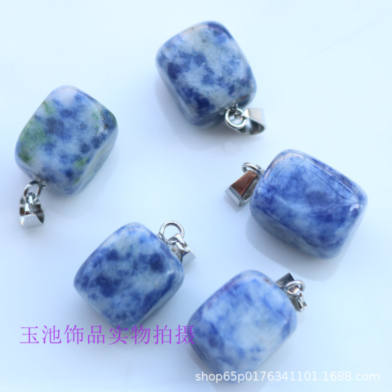 Colgante de cristal natural pequeño cuadrado rosa verde dongling ágata rojo colgante irregular pendientes collar accesorios diy