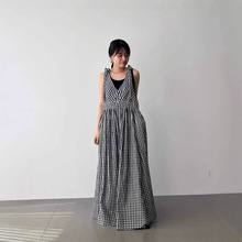 乾鹤日系春夏文艺复古格子背带连衣裙宽松舒适时髦长裙女