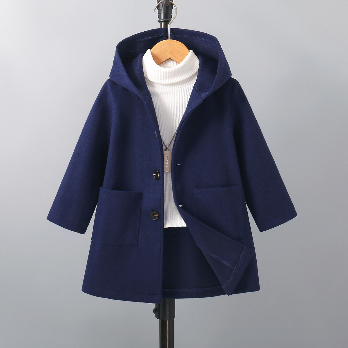 Темно-синий